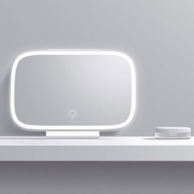 White Baseus CRBZJ01-02 Delicate Queen car touch-up mirror featuring a sleek design for enhanced visibility and safety while driving.